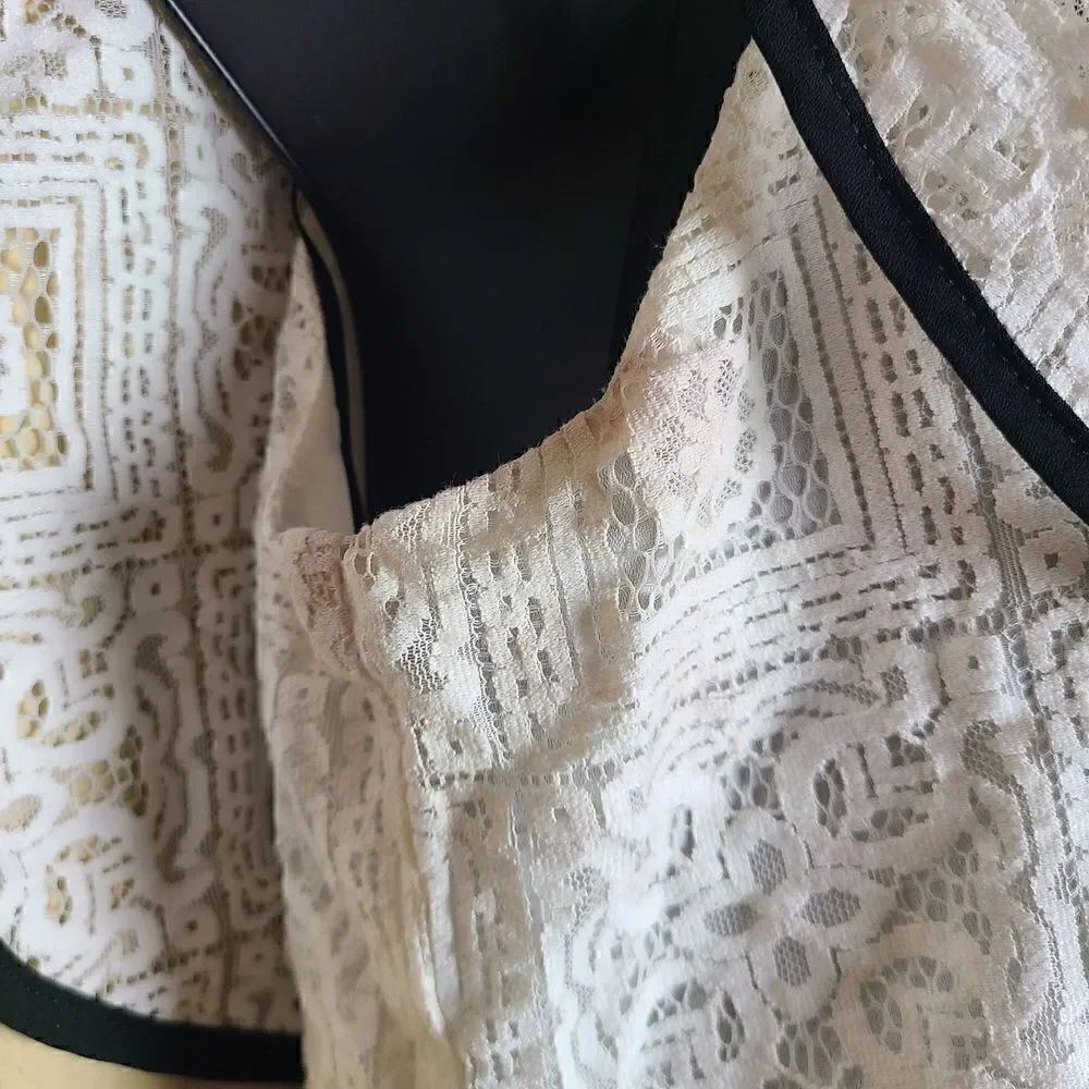 Wayf Lace Top   - Picture 5 of 9